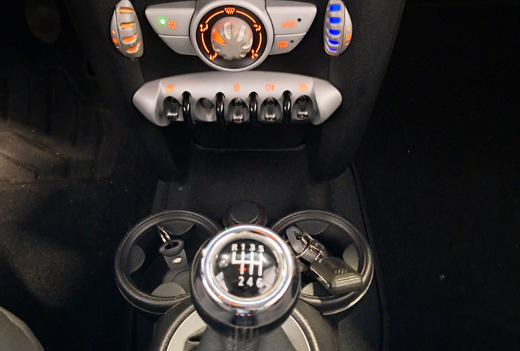 Mini Mini 2 (R56) Cooper 1.6 i 16V 120 -  SUPERBE  - SUIVI ENTETIEN - DISTRIBUTION PAR CHAINE - 
