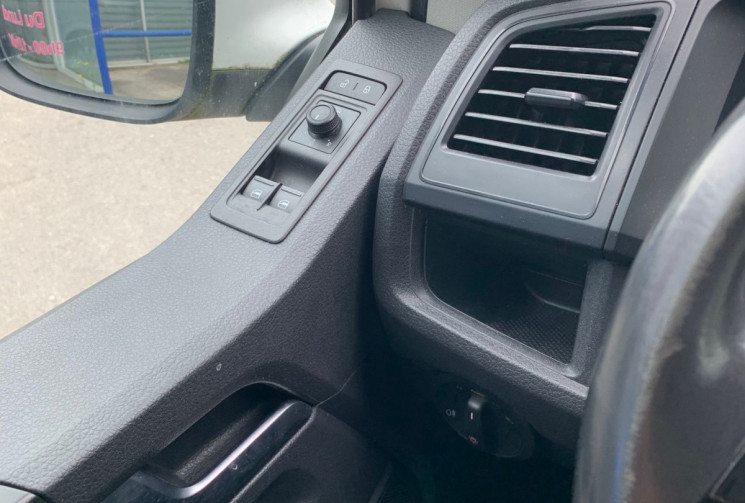 Volkswagen CARAVELLE Transporter Combi 2.0 TDI BlueMotion Confort H1 L1