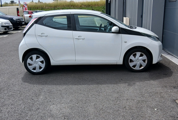 Toyota Aygo 5 Portes 1.0 VVTi 69 cv GARANTIE TOYOTA