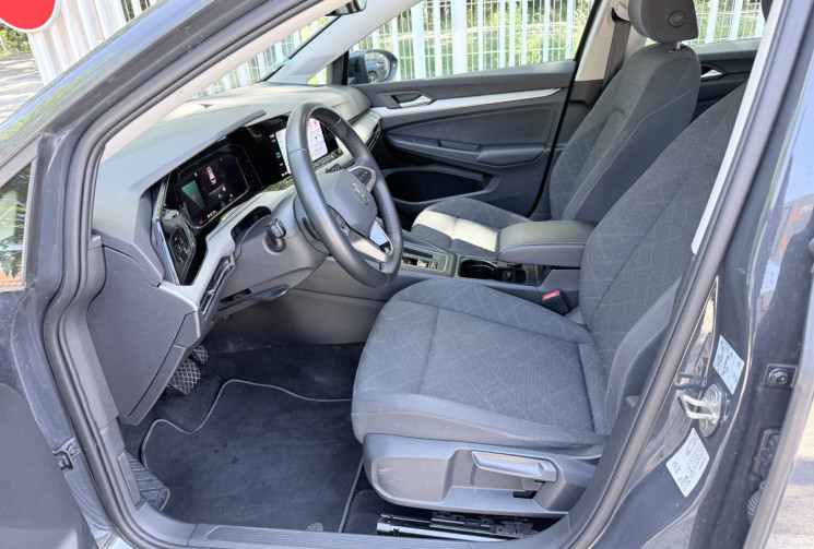Volkswagen Golf 8 SW 2.0 TDI SCR 116 Life Plus DSG7 * Française / En stock / CarPlay / Caméra