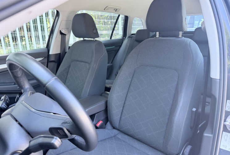 Volkswagen Golf 8 SW 2.0 TDI SCR 116 Life Plus DSG7 * Française / En stock / CarPlay / Caméra