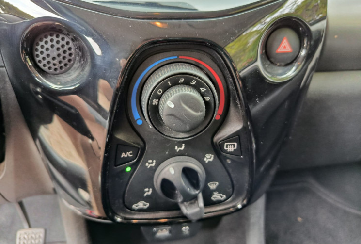 Peugeot 108 1.0 VTi 12V ETG5 69CH BOITE AUTO / FAIBLE KILOMÉTRAGE