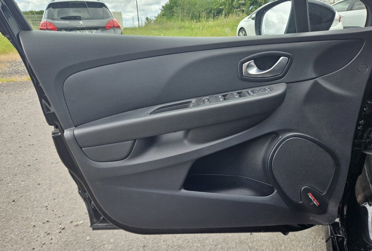 Renault Clio IV RS 1.6 220 TROPHY EDC 6 RS18 AKRAPOVIC