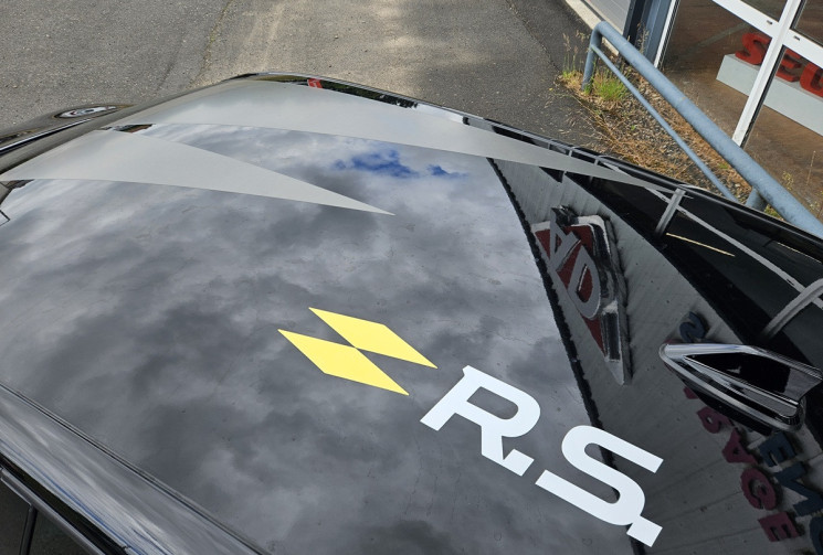 Renault Clio IV RS 1.6 220 TROPHY EDC 6 RS18 AKRAPOVIC