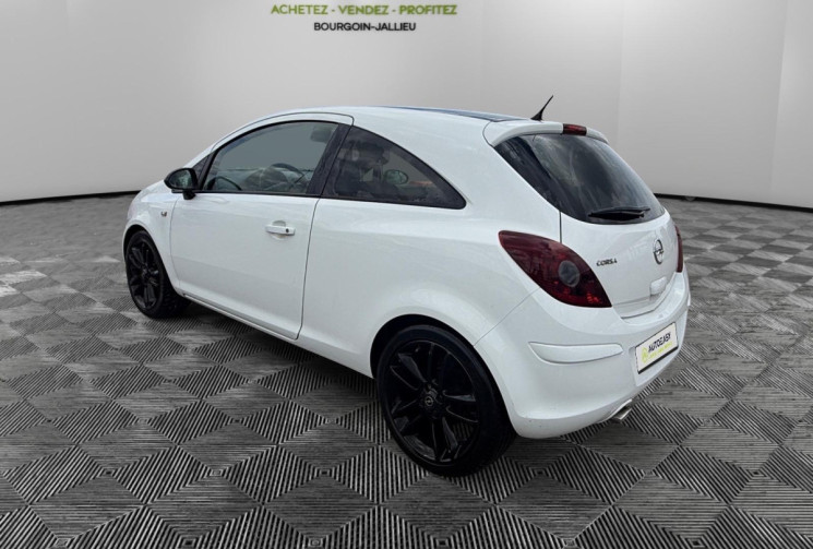 Opel Corsa 1.2 / 85 CH / COLOR EDITION 