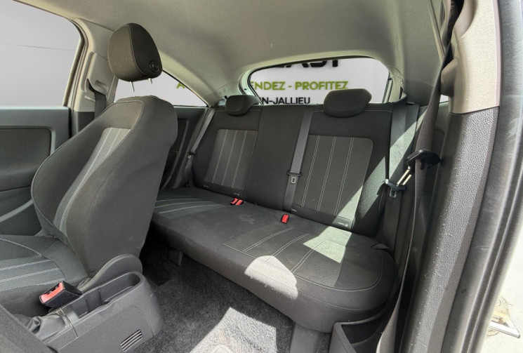 Opel Corsa 1.2 / 85 CH / COLOR EDITION 