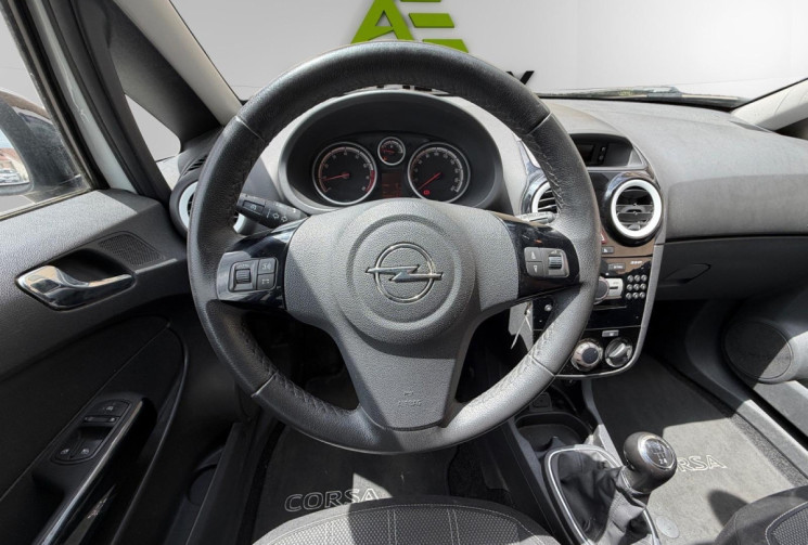 Opel Corsa 1.2 / 85 CH / COLOR EDITION 