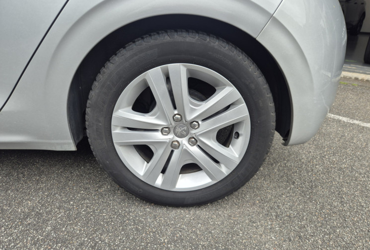 Peugeot 208 1.2 PureTech 82ch Style 5p