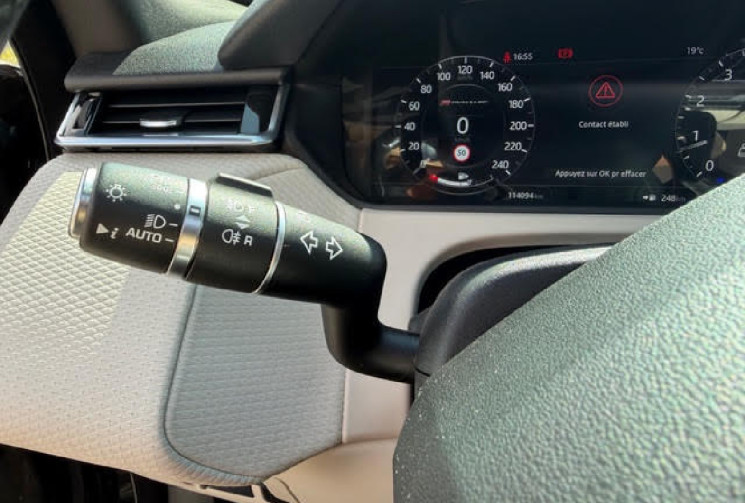 Land-Rover Range Rover Velar P300 R-Dynamic 