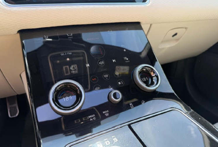 Land-Rover Range Rover Velar P300 R-Dynamic 