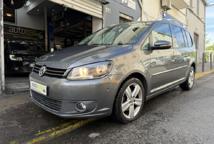 Volkswagen Touran carat  Phase 3 2.0 TDI 16V FAP DSG (6 rapports) 140 cv Origine France 3em main 