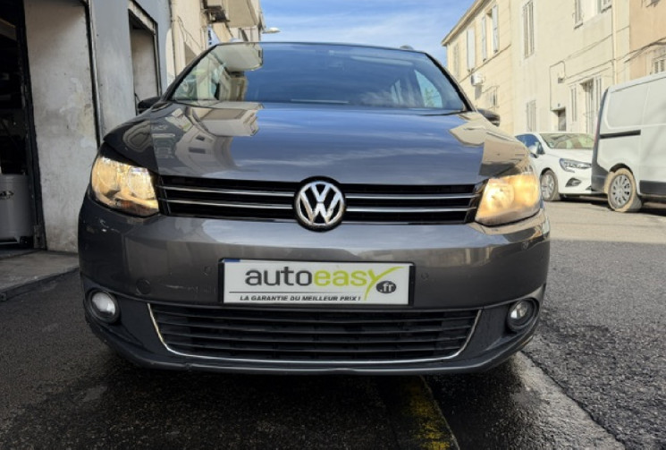 Volkswagen Touran carat  Phase 3 2.0 TDI 16V FAP DSG (6 rapports) 140 cv Origine France 3em main 