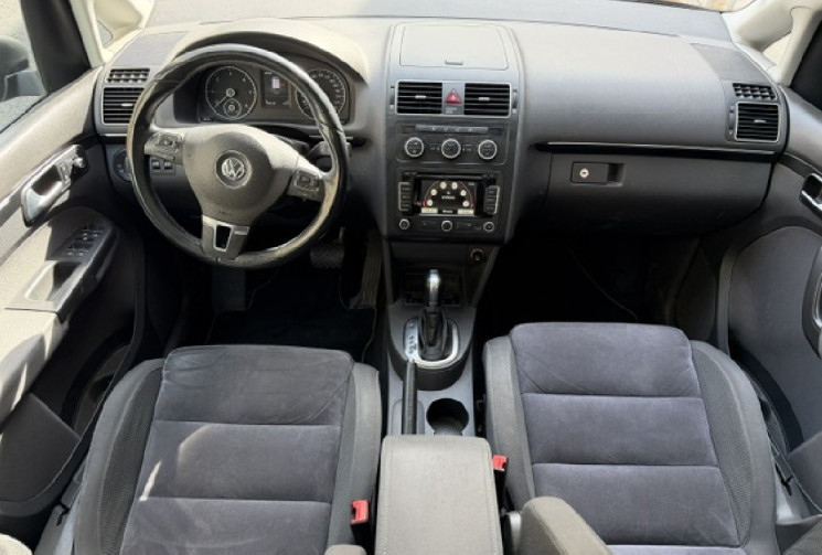 Volkswagen Touran carat  Phase 3 2.0 TDI 16V FAP DSG (6 rapports) 140 cv Origine France 3em main 