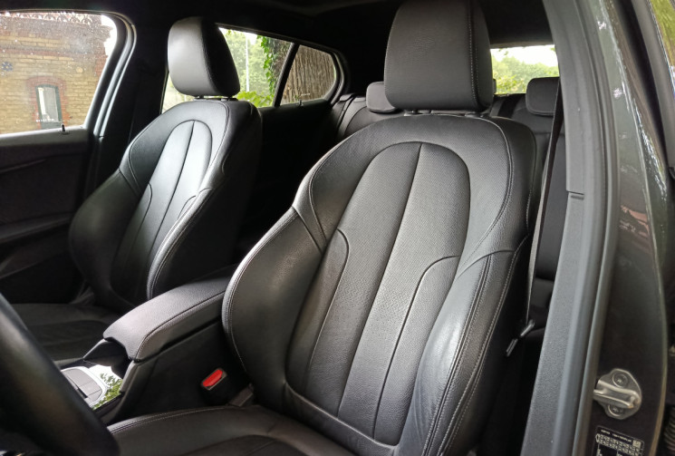 BMW Série 1 (F40) 5 portes 118d 2.0 d 16V 150 cv Boîte auto / Finition Luxury