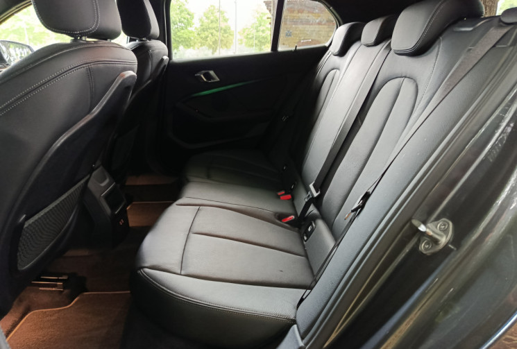 BMW Série 1 (F40) 5 portes 118d 2.0 d 16V 150 cv Boîte auto / Finition Luxury