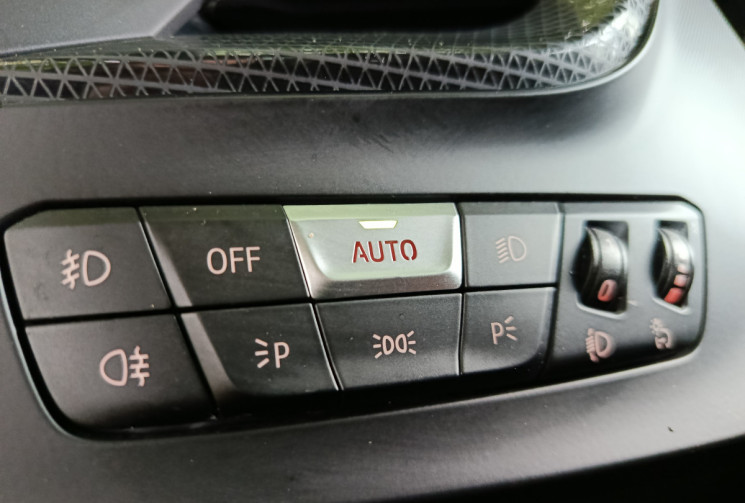 BMW Série 1 (F40) 5 portes 118d 2.0 d 16V 150 cv Boîte auto / Finition Luxury
