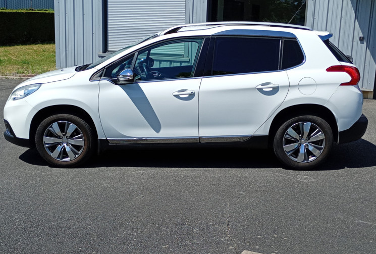 Peugeot 2008  1.2 VTi 82 ch ALLURE * Distribution OK