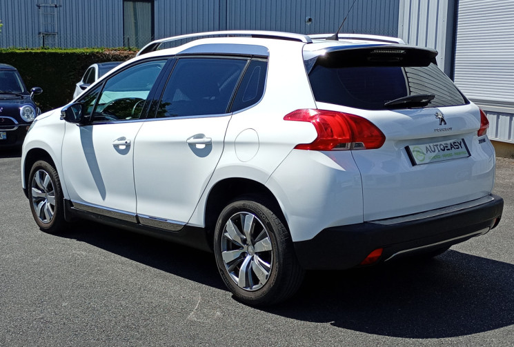 Peugeot 2008  1.2 VTi 82 ch ALLURE * Distribution OK