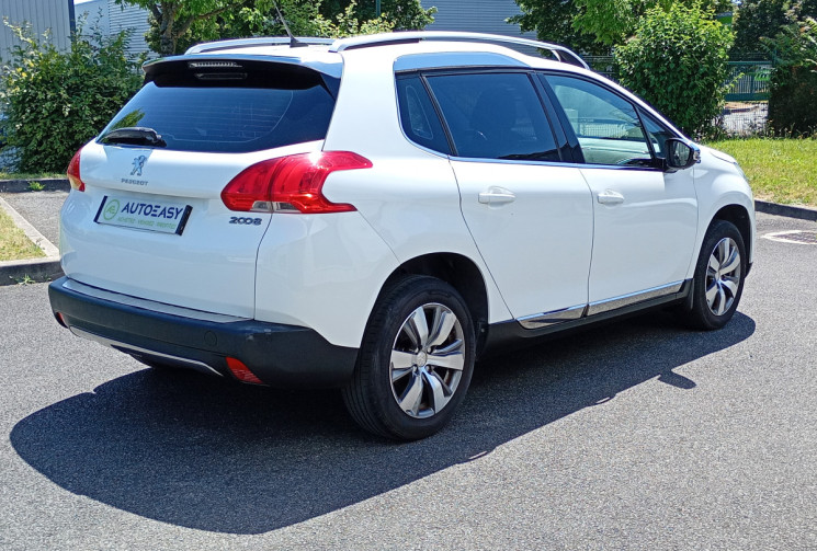 Peugeot 2008  1.2 VTi 82 ch ALLURE * Distribution OK