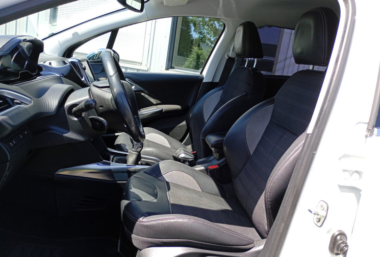 Peugeot 2008  1.2 VTi 82 ch ALLURE * Distribution OK