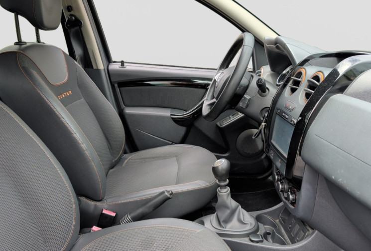 Dacia Duster TCE 125 CV explorer / camera / gps / regulateur / Bluetooth / clim / 2° main