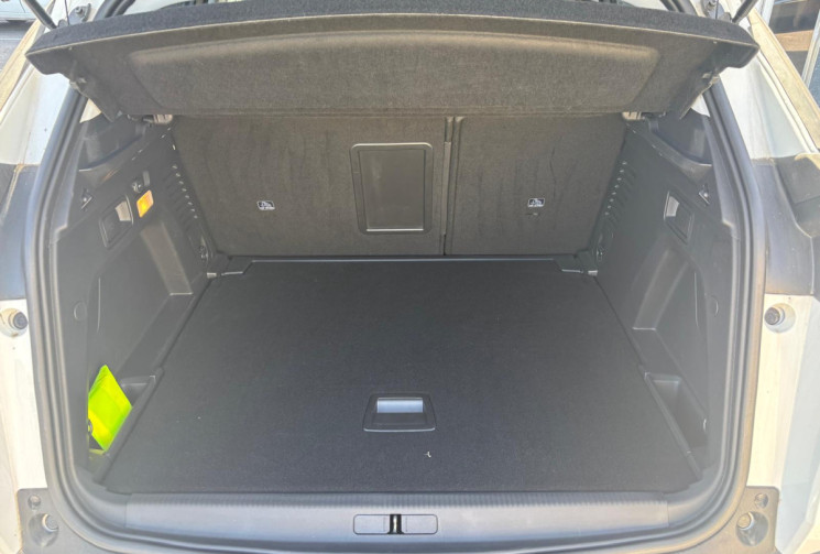 Peugeot 3008 1.2 130 cv Puretech allure Bva / Suivi complet / distribution faite / Garantie