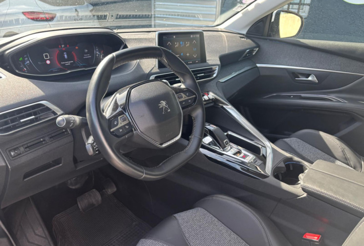 Peugeot 3008 1.2 130 cv Puretech allure Bva / Suivi complet / distribution faite / Garantie