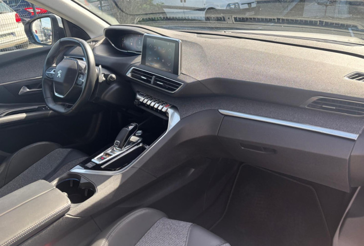 Peugeot 3008 1.2 130 cv Puretech allure Bva / Suivi complet / distribution faite / Garantie