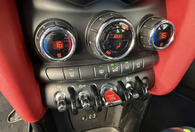 Mini Mini (F56) Cooper D pack chili 1.5 d 116 cv Boîte auto / Origine France 3em main / toit pan /