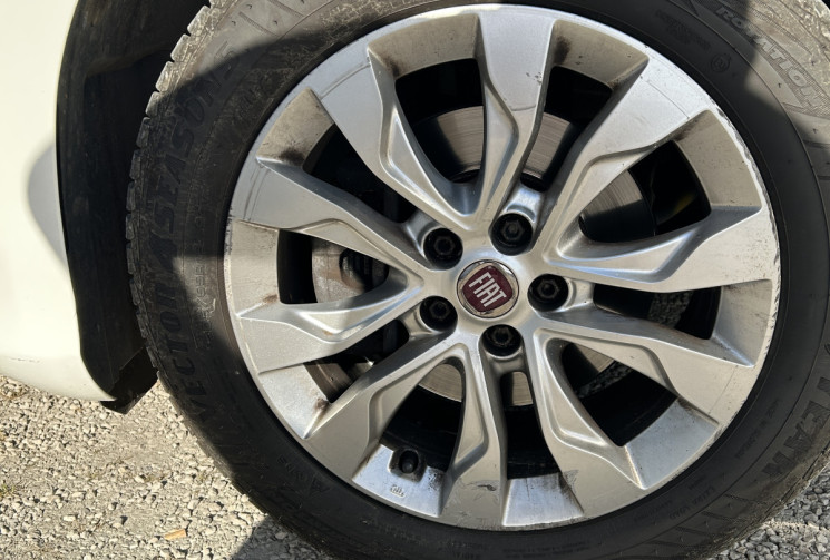 FIAT TIPO Fiat Tipo 13 JTD -95 ch- LOUNGE- ENTTRETIEN A JOUR - CLIM - 