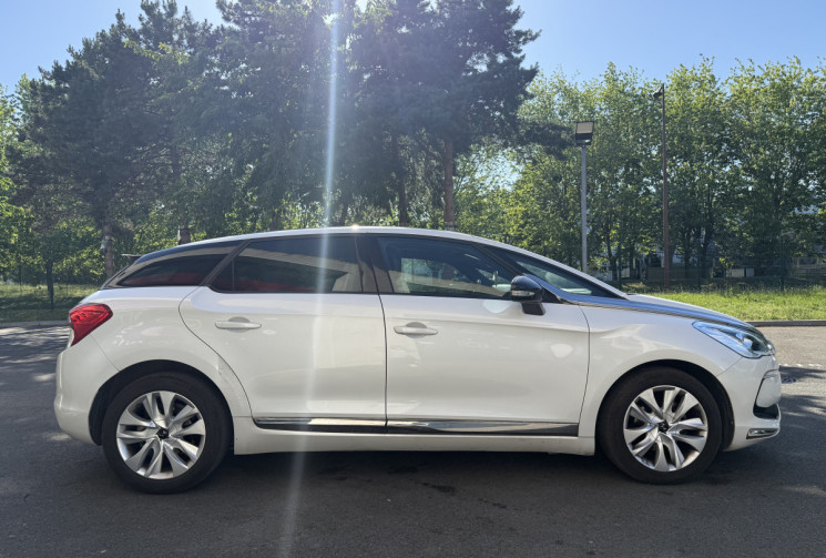 DS DS5 1.6 BLUEHDI 120 S&S SO CHIC / SUIVI COMPLET