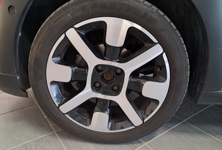 Citroën C3  III 1.2 PureTech 110 Shine EAT6 - CAMERA  - SUIVI ENTRETIEN - DISTRI OK -
