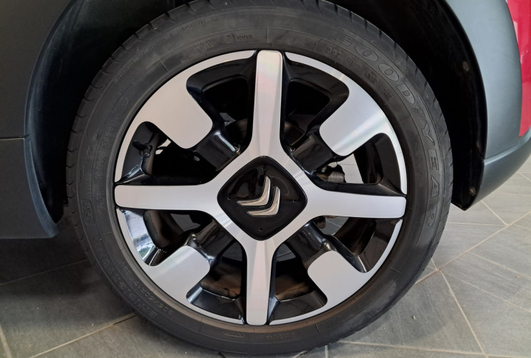 Citroën C3  III 1.2 PureTech 110 Shine EAT6 - CAMERA  - SUIVI ENTRETIEN - DISTRI OK -