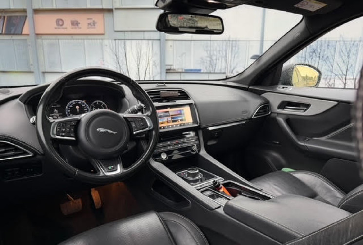 Jaguar F-Pace 240ch R-Sport *TOIT PANO OUVRANT *CAMERA *SIEGES CHAUFFANTS