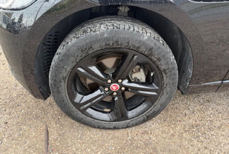Jaguar F-Pace 240ch R-Sport *TOIT PANO OUVRANT *CAMERA *SIEGES CHAUFFANTS