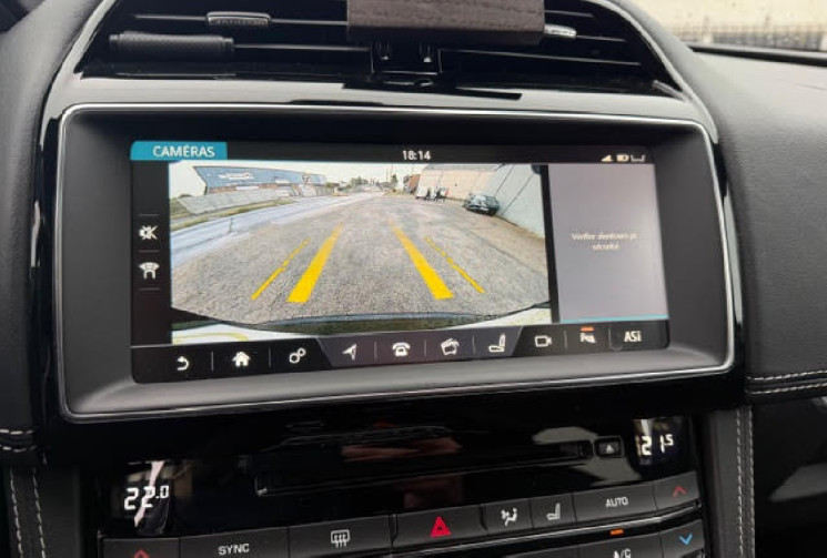 Jaguar F-Pace 240ch R-Sport *TOIT PANO OUVRANT *CAMERA *SIEGES CHAUFFANTS