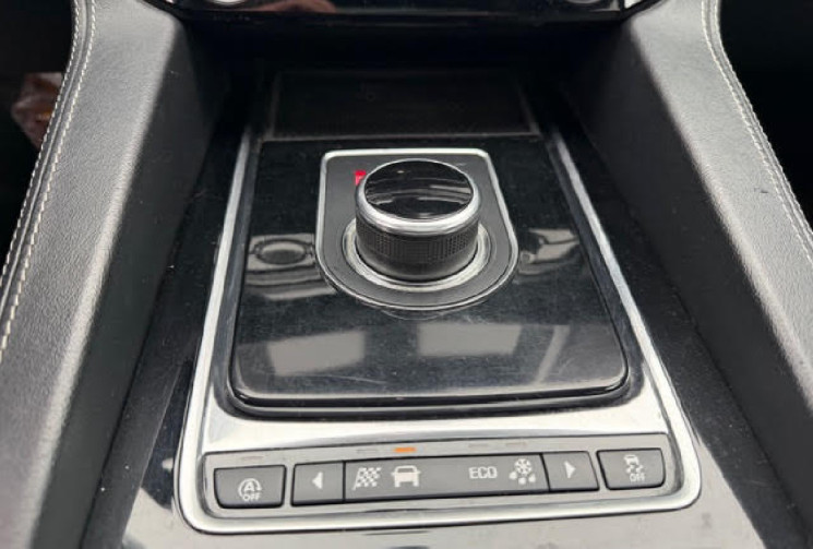 Jaguar F-Pace 240ch R-Sport *TOIT PANO OUVRANT *CAMERA *SIEGES CHAUFFANTS