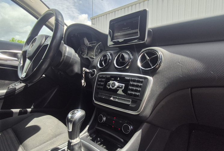 Mercedes Classe A (W176) 180 Turbo 1.6 i TURBO S&S 122 CV * 2EME MAIN * CARNET D'ENTRETIEN * CT OK 