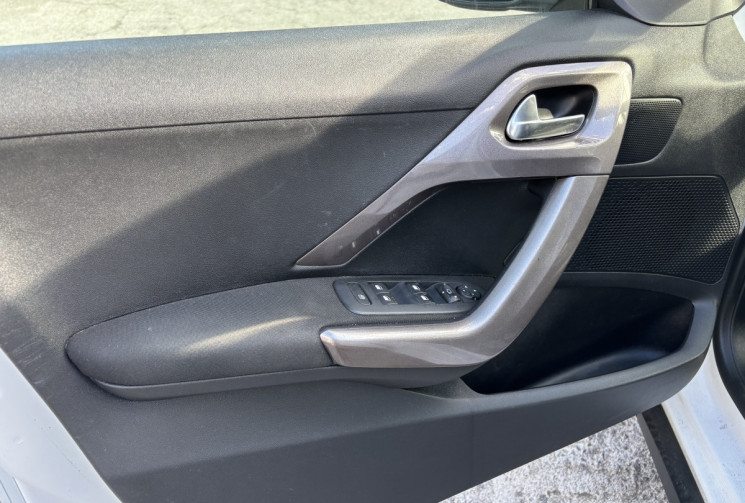 Peugeot 2008 1.6 E-HDI 92 ALLURE