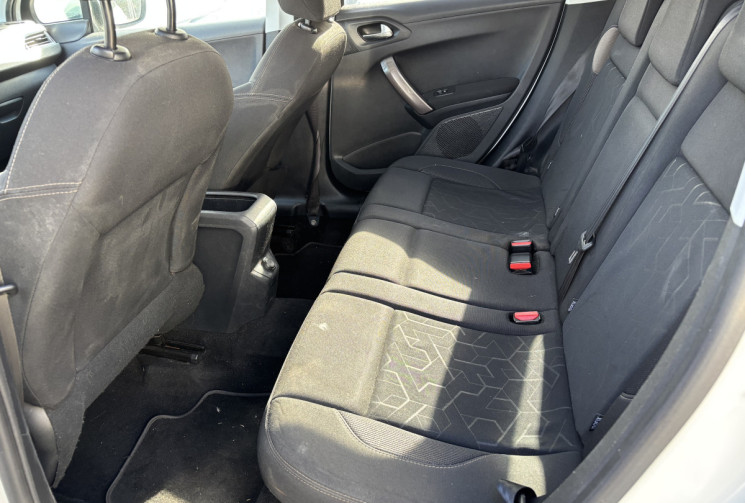 Peugeot 2008 1.6 E-HDI 92 ALLURE
