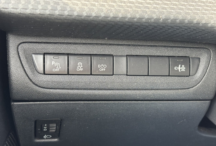 Peugeot 2008 1.6 E-HDI 92 ALLURE