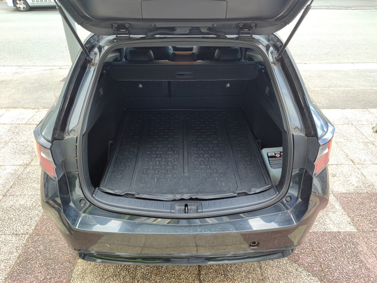 Toyota COROLLA TOURING SPT 122h BV CVT Dynamic Business