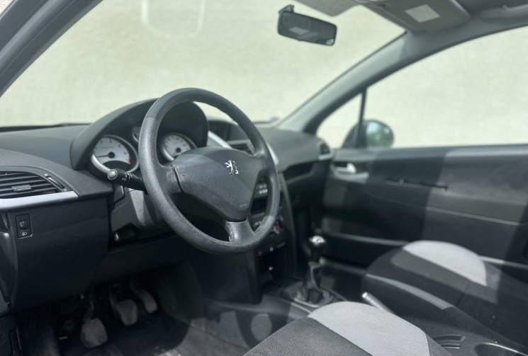 Peugeot 207 3 portes 1.4 e 16V 90cv