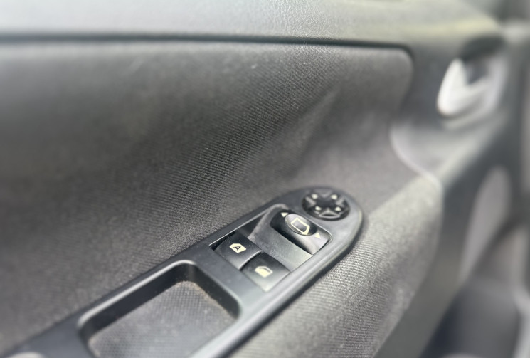 Peugeot 207 3 portes 1.4 e 16V 90cv
