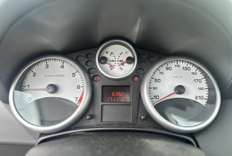 Peugeot 207 3 portes 1.4 e 16V 90cv