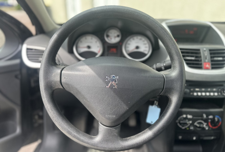Peugeot 207 3 portes 1.4 e 16V 90cv