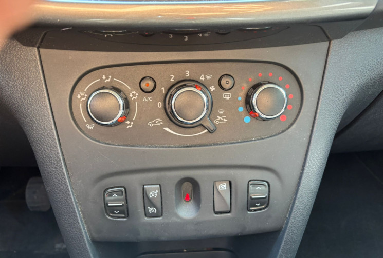 Dacia Sandero STEPWAY 1.5 DCI 90 CLIM / GPS / CT OK / DISTRIBUTION  ET RÉVISION OK / GARANTIE 6 MOIS
