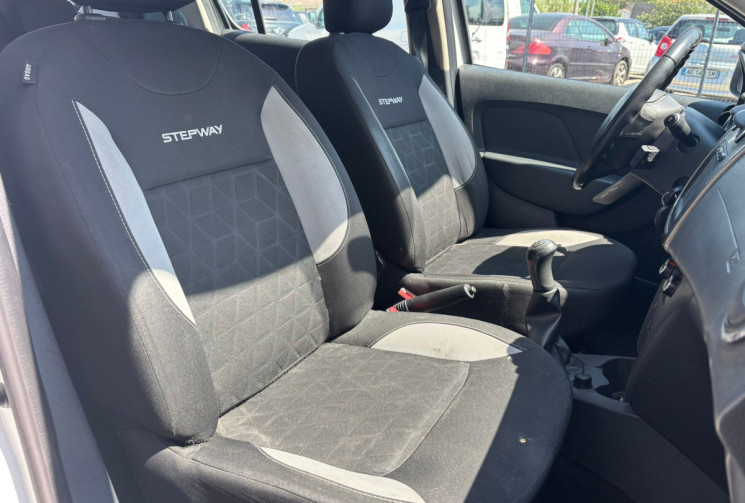 Dacia Sandero STEPWAY 1.5 DCI 90 CLIM / GPS / CT OK / DISTRIBUTION  ET RÉVISION OK / GARANTIE 6 MOIS