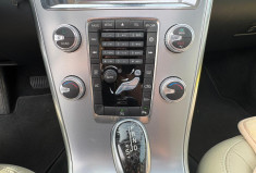 Volvo XC60 PHASE 2 D4 2.0 TDI FWD GEARTRONIC 190 MOMENTUM / TOIT OUVRANT / GARANTIE 12 MOIS