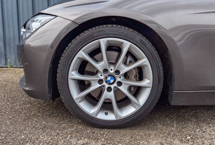 BMW Série 3 335i ActiveHybrid 3 Luxury Batterie neuve Toit Ouvrant Head Up Hifi Caméra Cuir Keyless